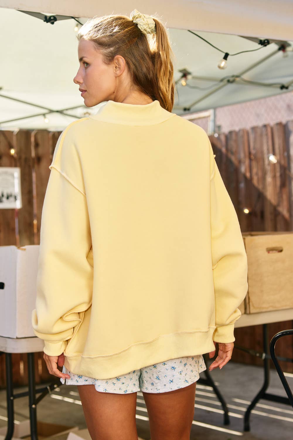 DILLY DALLY Mockneck Sweatshirt