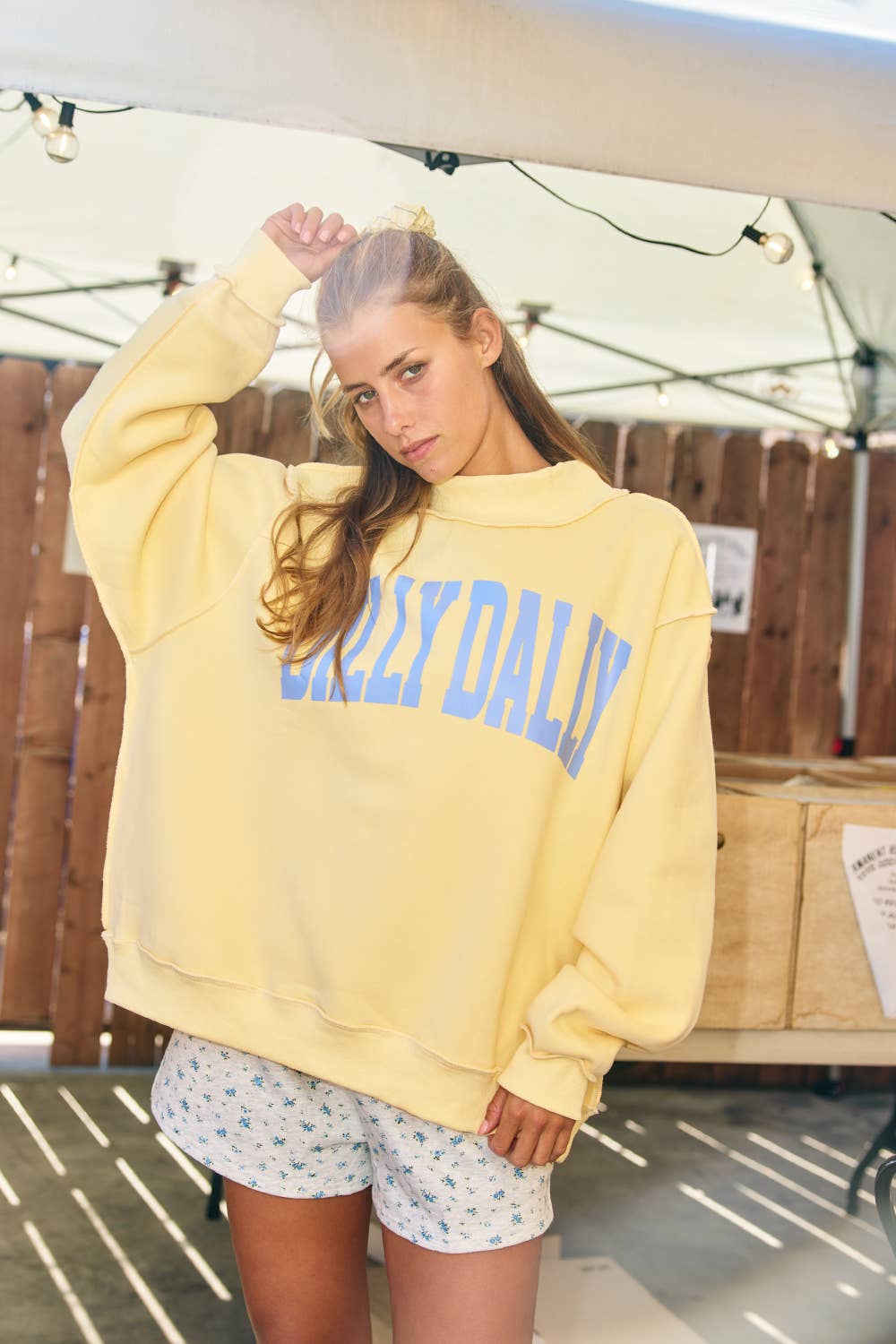 DILLY DALLY Mockneck Sweatshirt