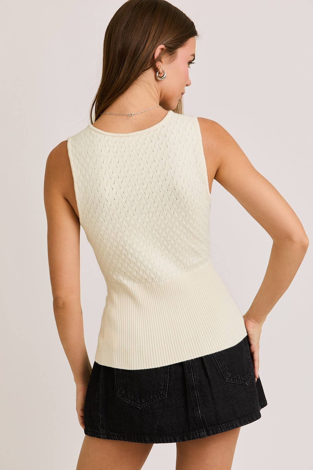 POINTELLE WITH RIB SLEEVELESS SWEATER TOP