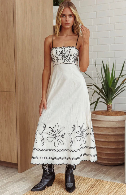 Illa Illa - Scalloped Hem Maxi Dress