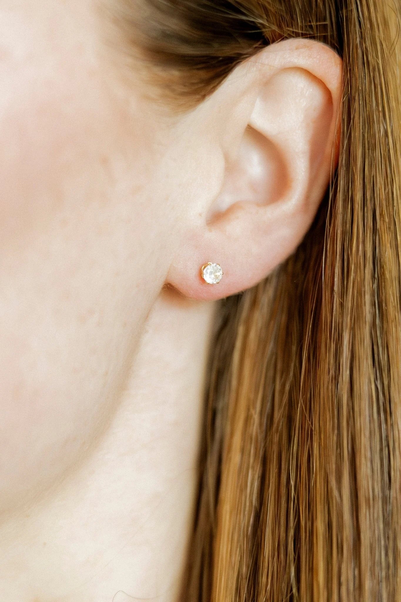 Linny Co Screwback Stud Earring - Helen Gold