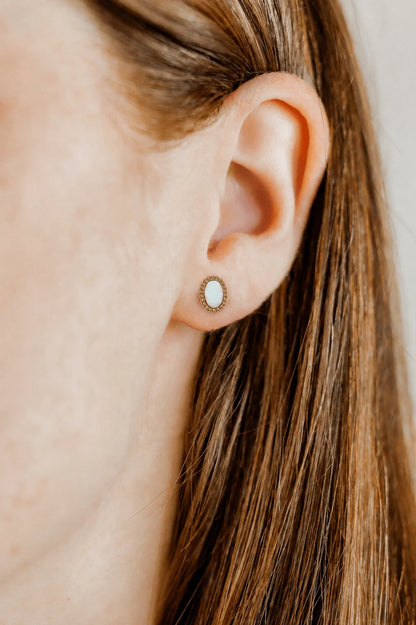 Linny Co Screwback Stud Earring - Luna Opal White