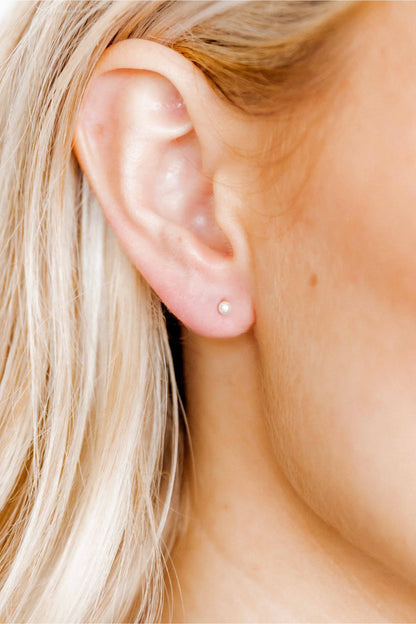 Linny Co Screwback Stud Earrings - Payton Pearl White 3mm