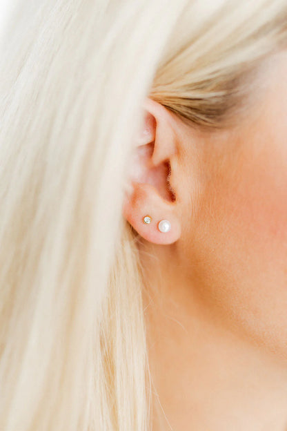 Linny Co Screwback Stud Earrings - Payton Pearl White 5mm