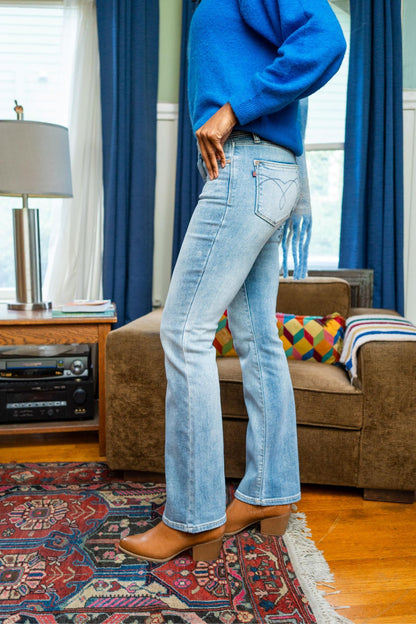 Judy Blue Mid Rise Thermal Bootcut Jeans Light Wash