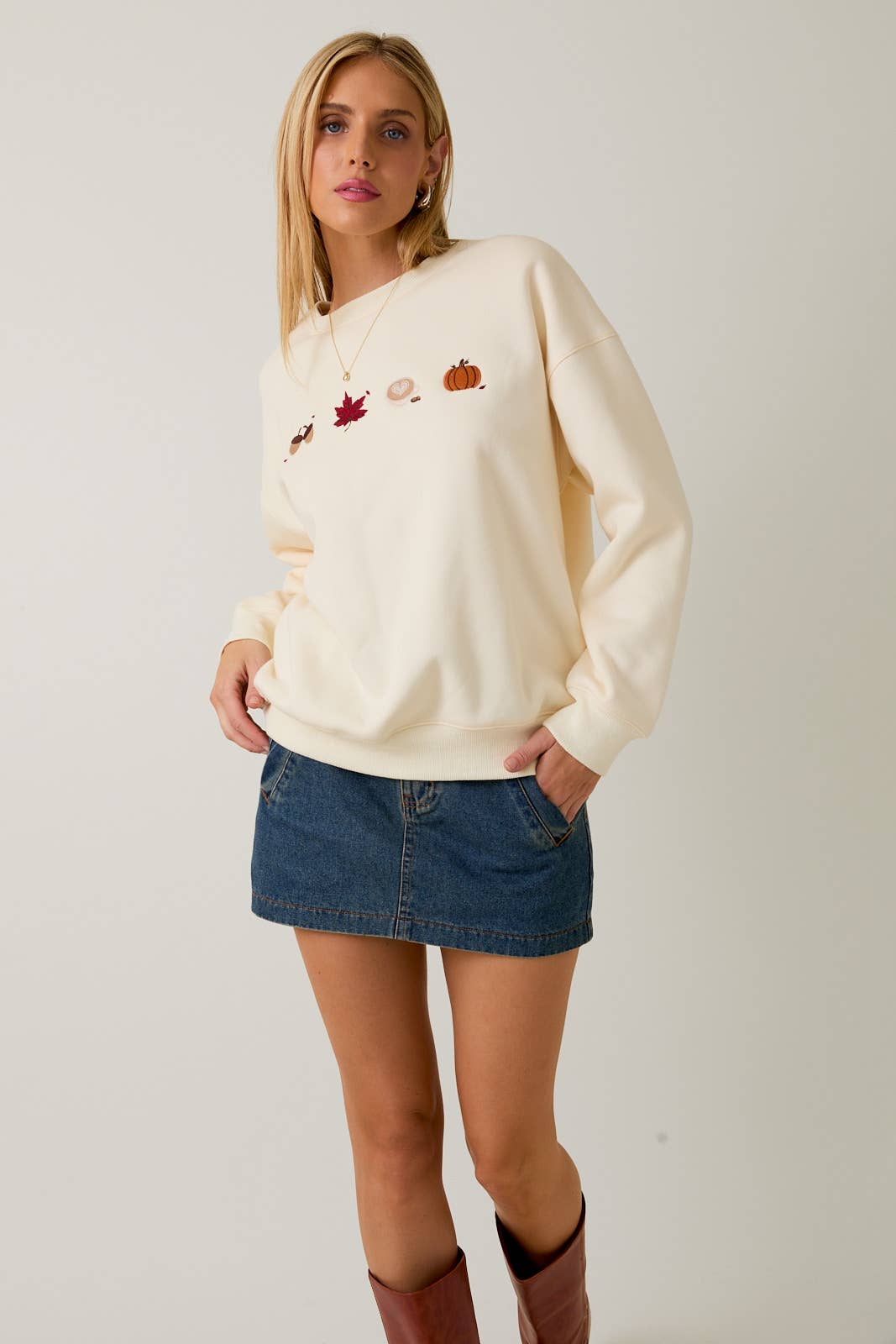 CREW NECK LONG SLEEVE FALL EMBROIDERY SWEATSHIRT