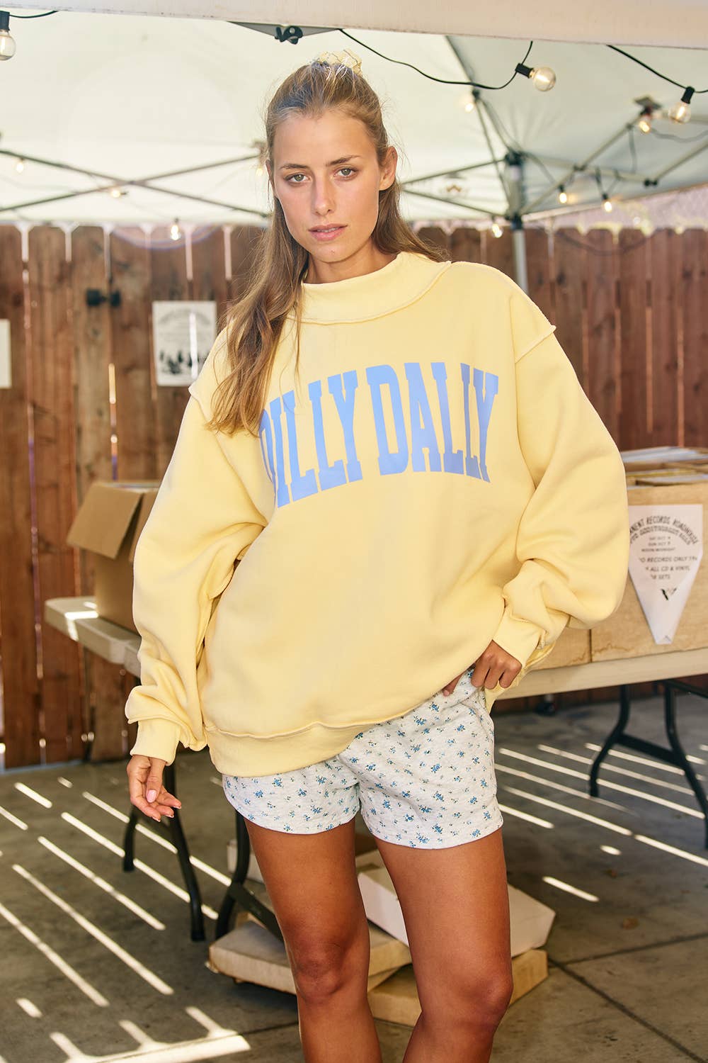DILLY DALLY Mockneck Sweatshirt