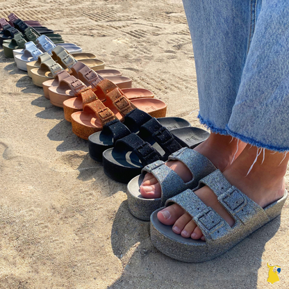 Cacatoès Caipirinha Classsic Black Wedge Sandals